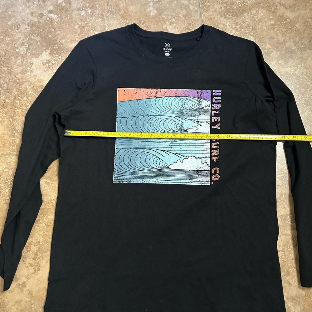 Hurley women’s Black Graphic Long Sleeve Shirt